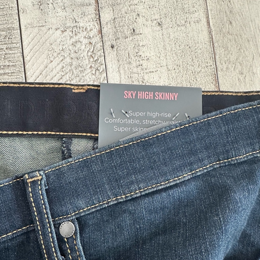 Distressed Blue Jeans - Picture 6 of 10